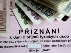Jak odvádí daně cizinci pracující v ČR?